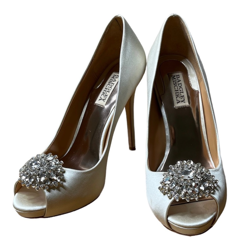 Badgley Mischka Jeannie Crystal Trim Open Toe Pump Ivory Size 8.5